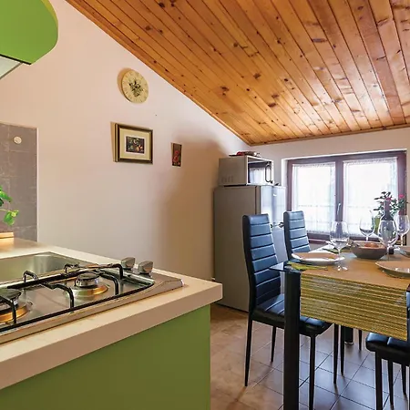 Appartamento One-bedroom In Pola