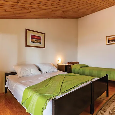 One-bedroom In Πούλα